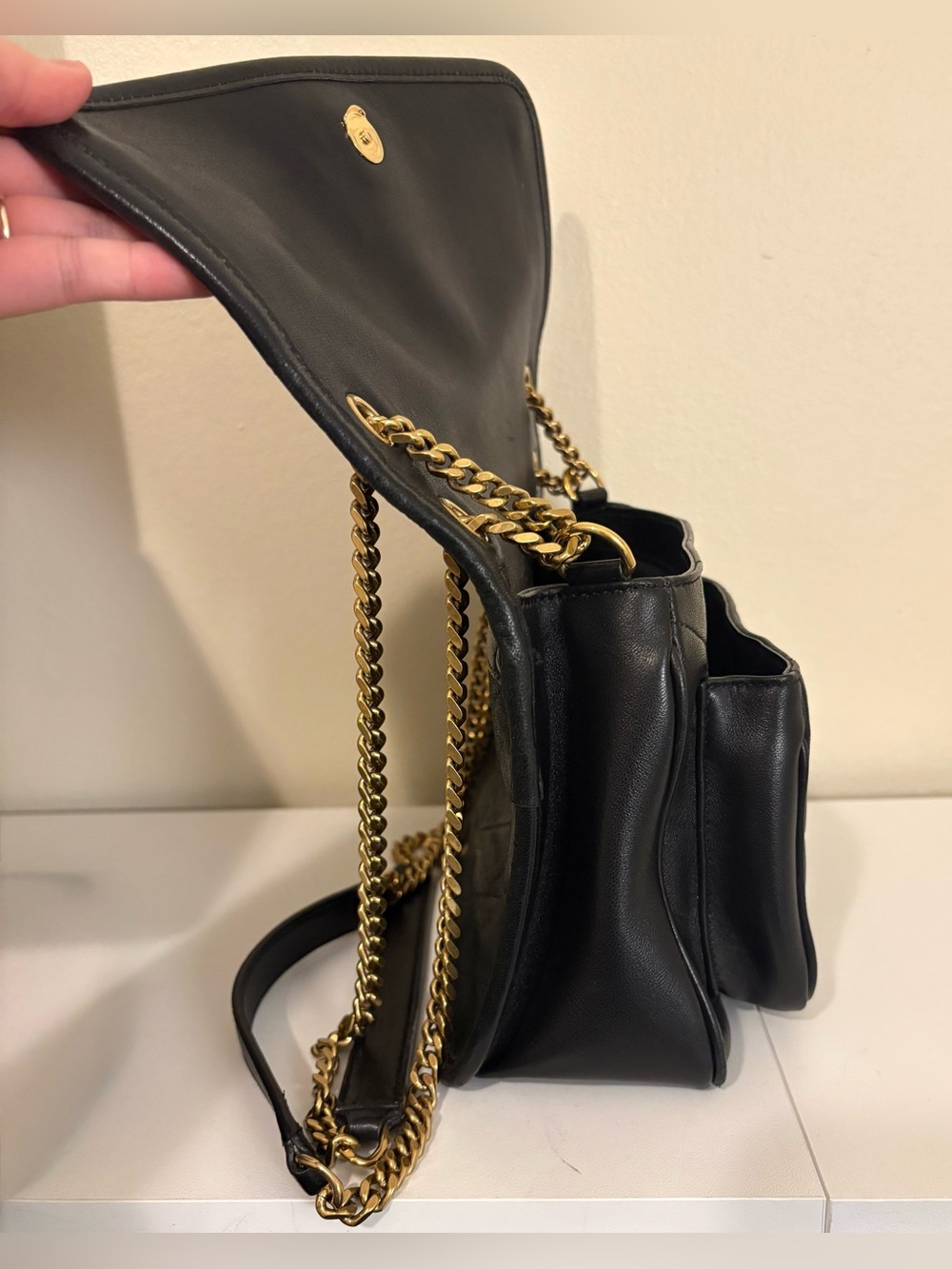 SAINT LAURENT NIKI BABY Black Leather Quilted Shoulder Bag with Gold Chain - Picture 3 of 13